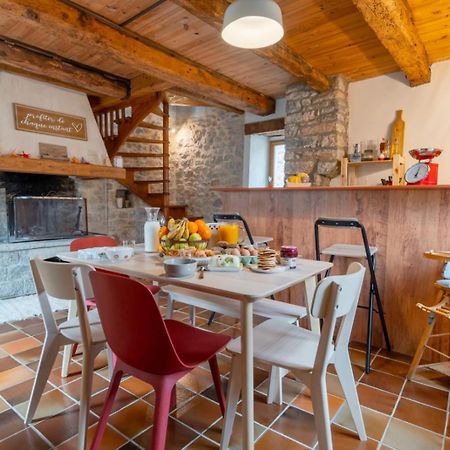Maison De Village Au Coeur Des Remparts Sainte-Eulalie-de-Cernon Dış mekan fotoğraf